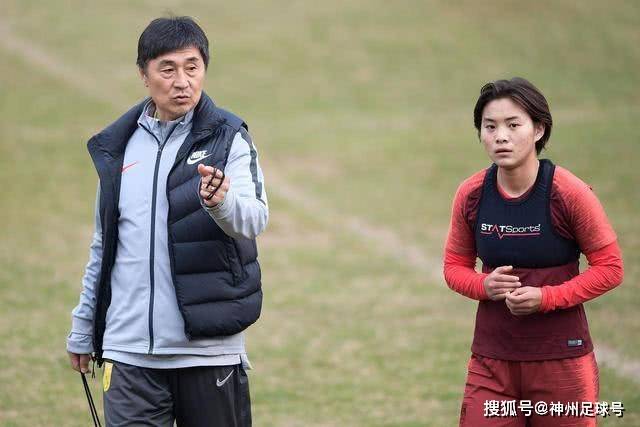 曼城再胜阿森纳，1.14亿元截胡蒙加，再挖阿森纳青训天才